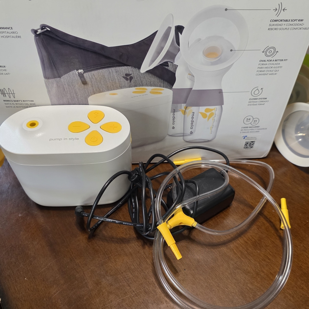 Medela Pump in Style Max Flow With Carrying Case
